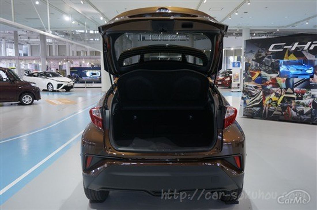 トヨタ C-HR 2017