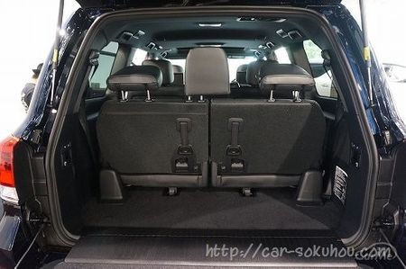 荷室寸法はどのくらい 広い ランクル0の荷室レビュー2 車ニュース 中古車情報 中古車検索なら 車選びドットコム 車選び Com