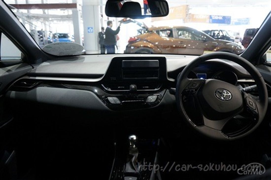 トヨタ C-HR 2017