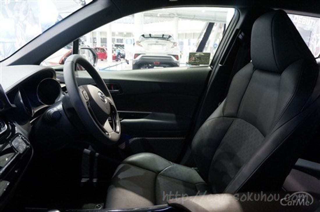 トヨタ C-HR 2017