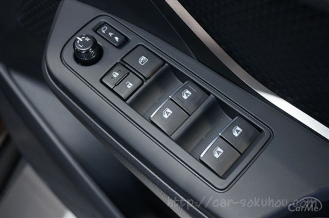 トヨタ C-HR 2017