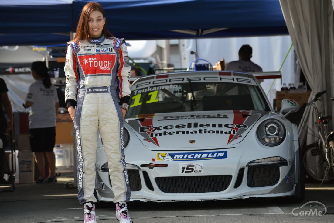 モデルもこなす美人レーサー塚本奈々美ってどんな人 By 車選びドットコム