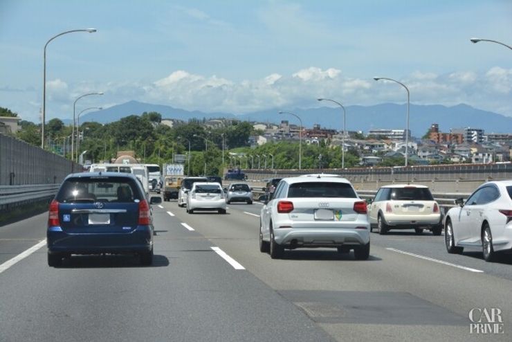 三連休の道路は、いつもより少しにぎやか