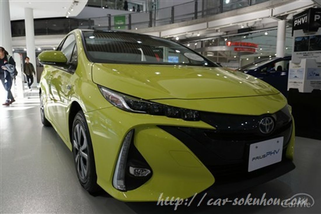 トヨタ プリウス PHV 2017