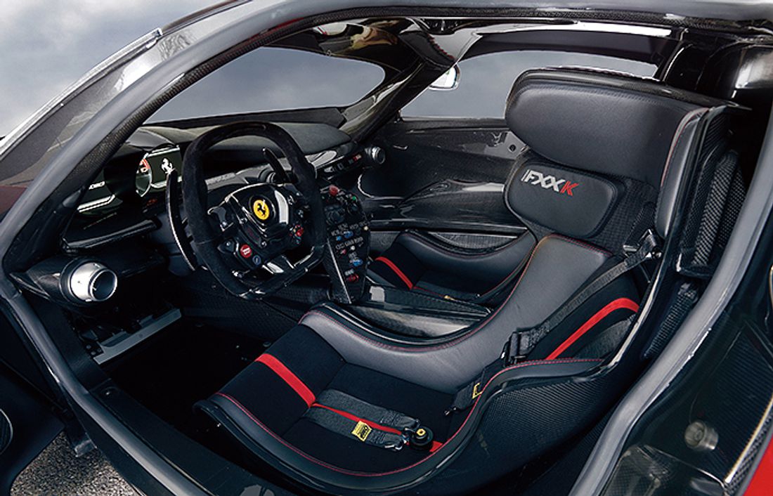 FERRARI FXX K 運転席