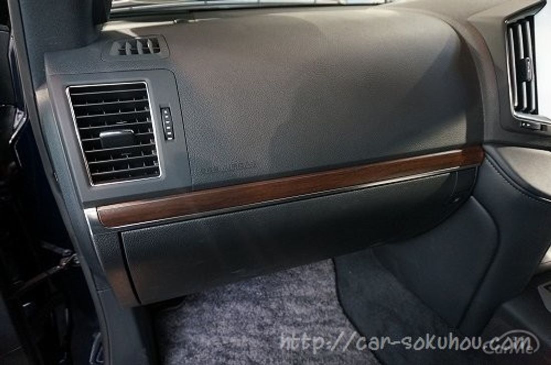 トヨタ ランクル200 2015