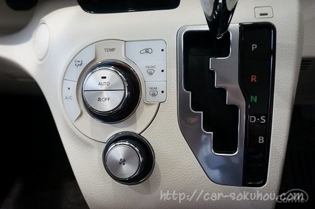トヨタ シエンタ 2015