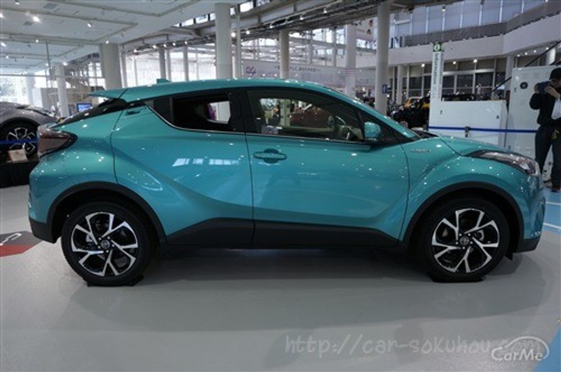トヨタ C-HR 2017