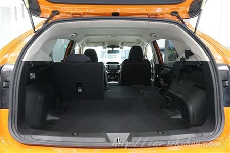 スバル新型xvのラゲッジの荷室容量 旧型よりどれくらい積載量は増えた 車ニュース 中古車情報 中古車検索なら 車選びドットコム 車 選び Com