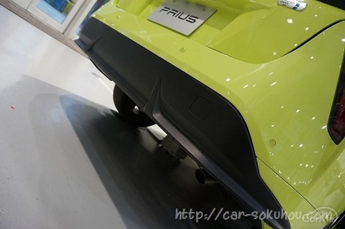 トヨタ プリウス 2015