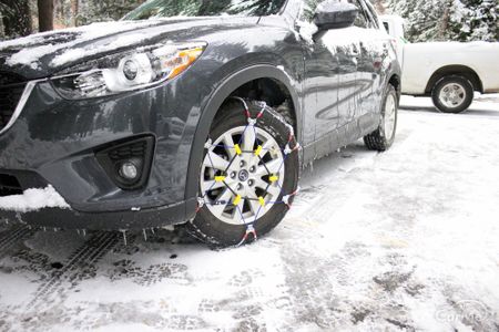 タイヤチェーンを装着した車は 時速何キロまで出していいの 車ニュース 中古車情報 中古車検索なら 車選びドットコム 車選び Com