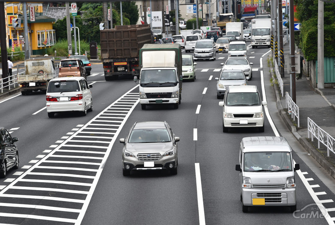 路面が赤い道路ってどういう意味