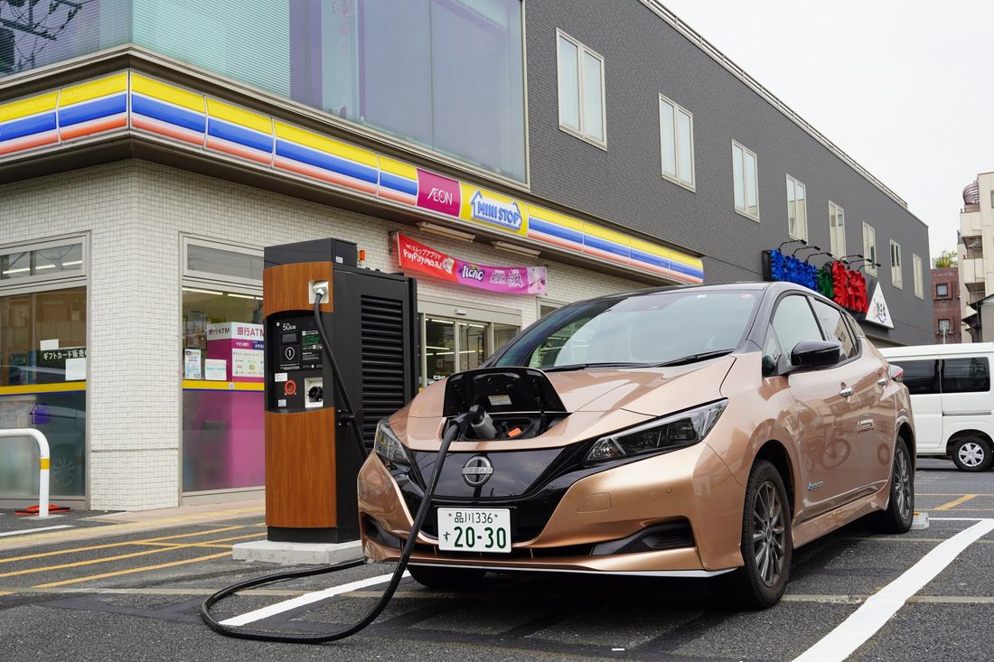ミニストップとプラゴ、店舗でのEV充電サービス提供に関する協業を開始