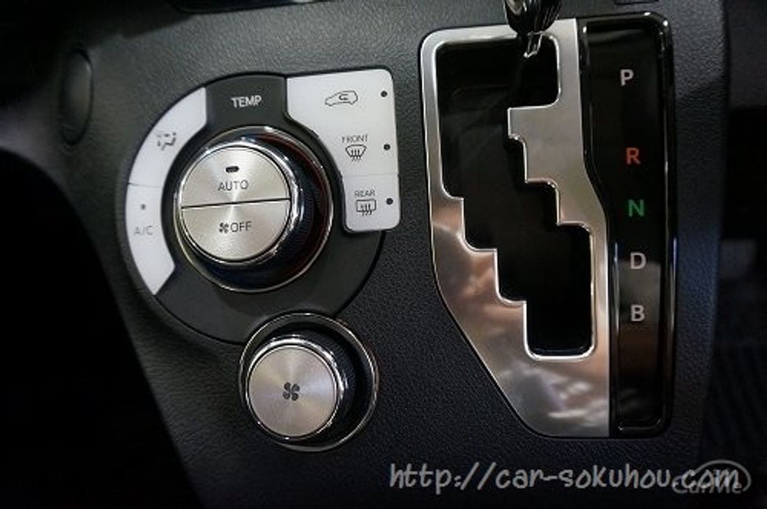トヨタ シエンタ 2015