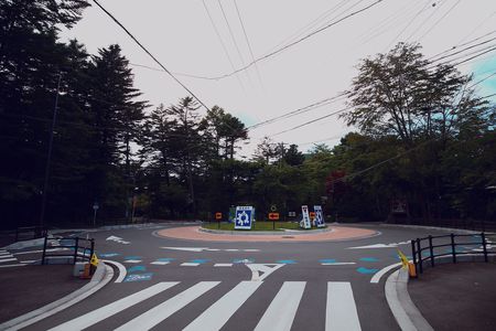 アヘッド ラウンドアバウト