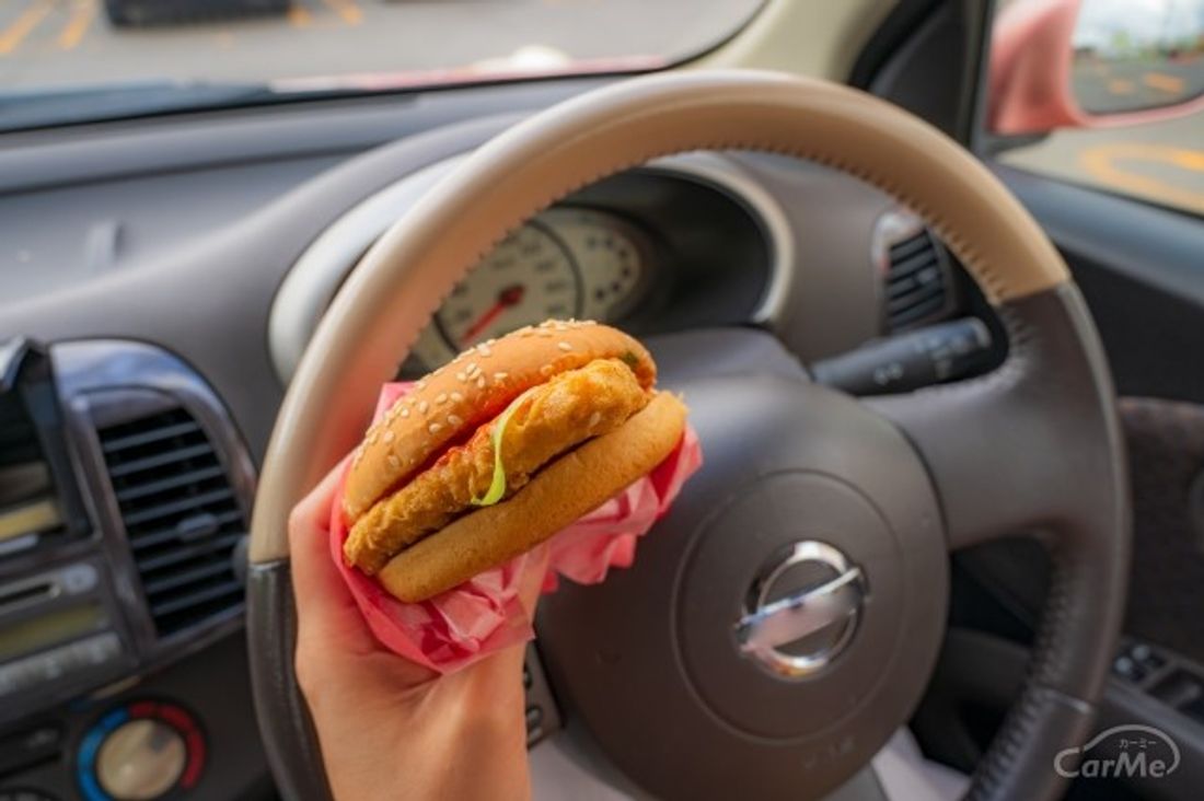 ながら運転　食事