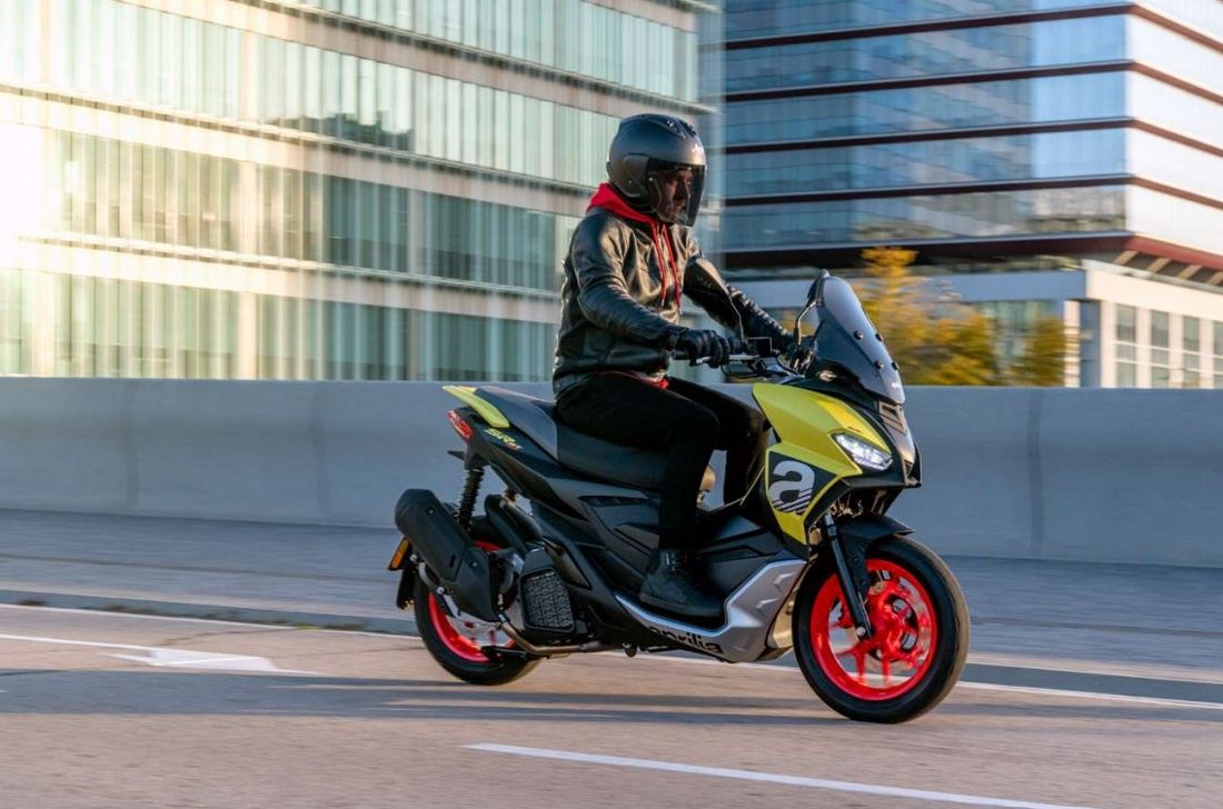 アプリリア SR GT 200/125|55,000 円分(税込) 純正アクセサリー・アパレルプレゼントキャンペーン実…
