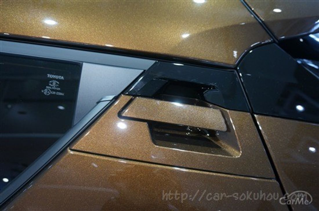 トヨタ C-HR