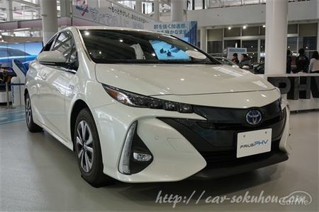 トヨタ プリウスPHV 2017