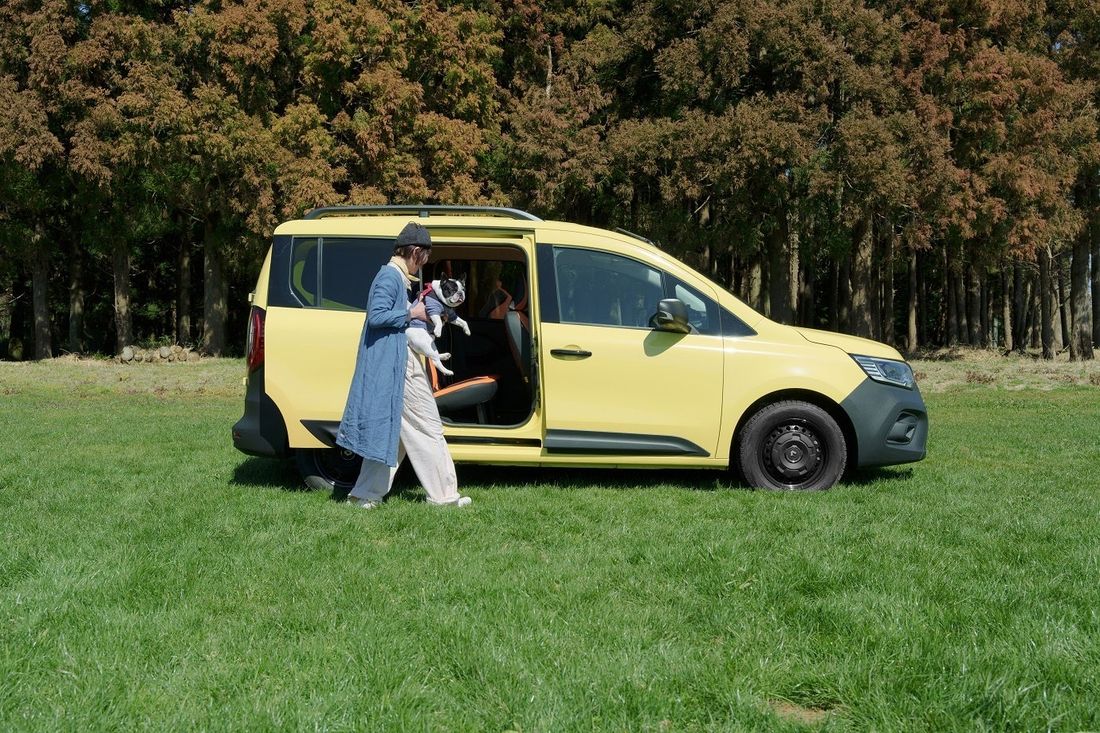 ルノー カングーを最長1年間貸与するルノー カングー モニターキャンペーン第1弾 愛犬オーナー編を実施
