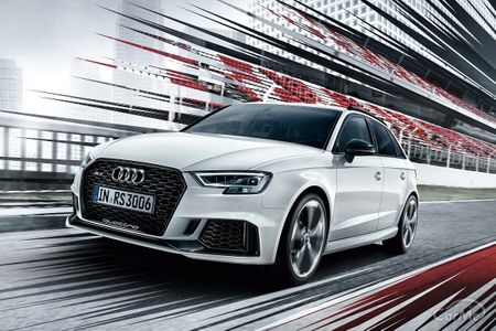 アウディ Rs3 スポーツバック 15年モデルの価格 グレード一覧 価格 Com