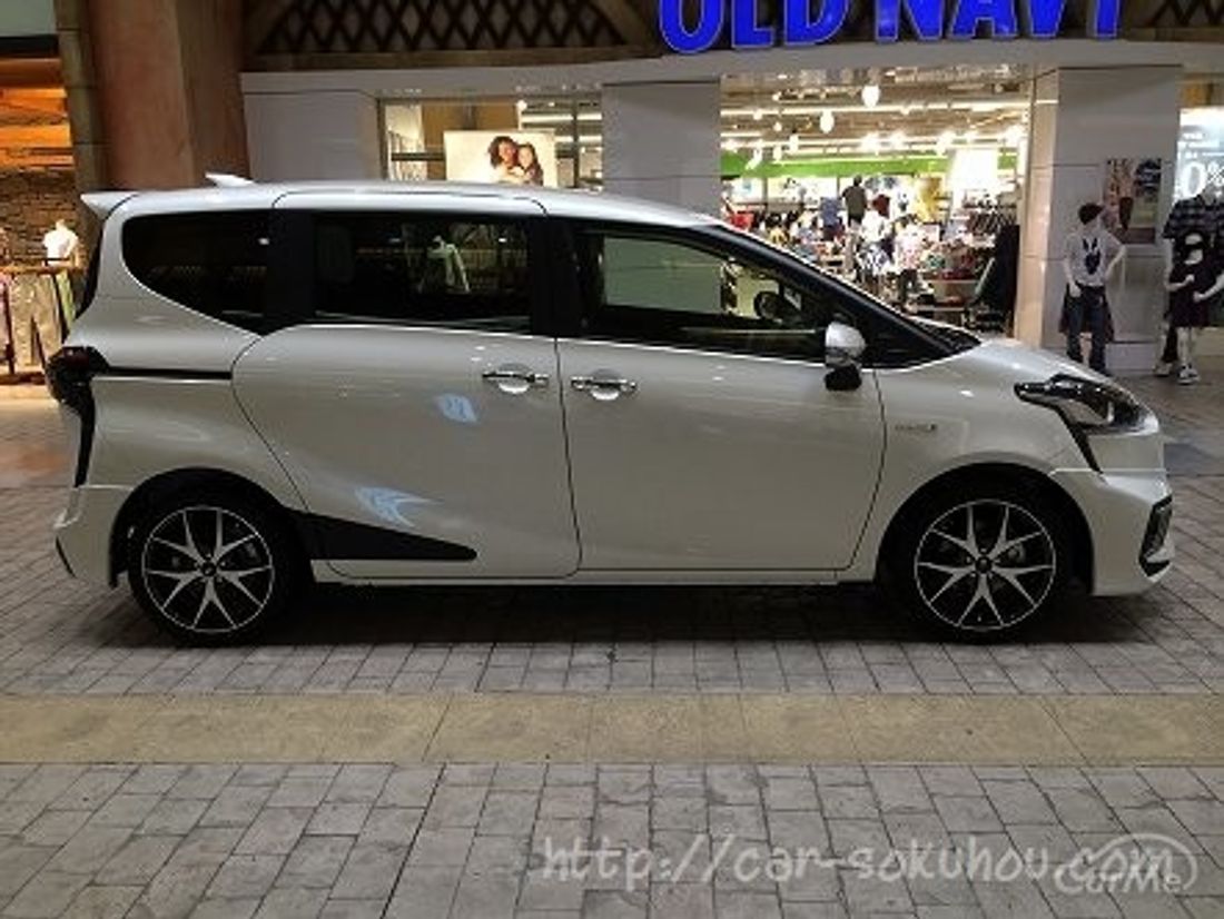 トヨタ シエンタ 2015