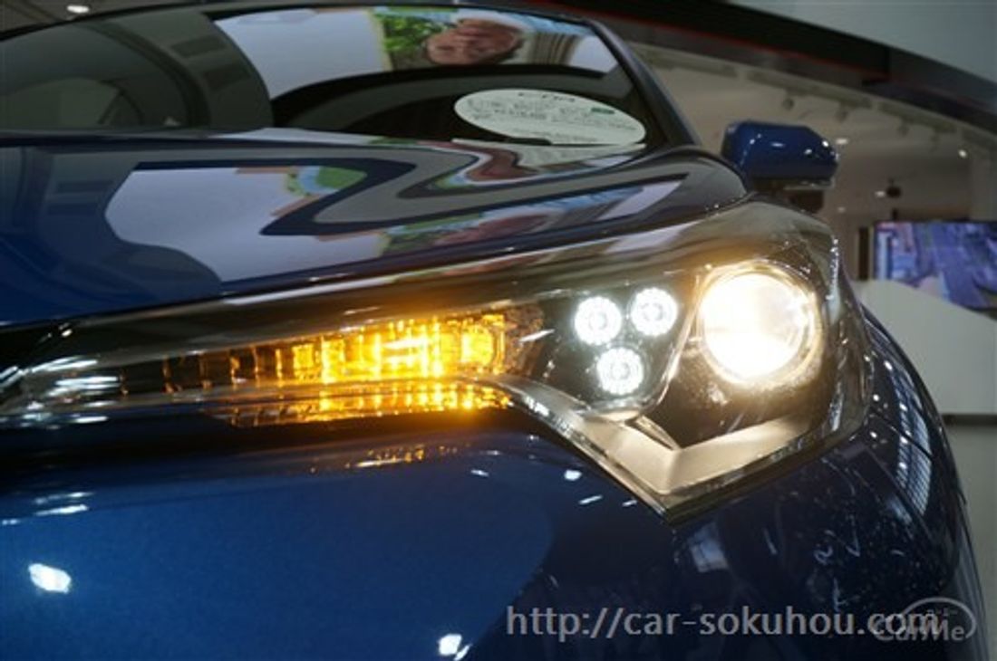 トヨタ C-HR 2016