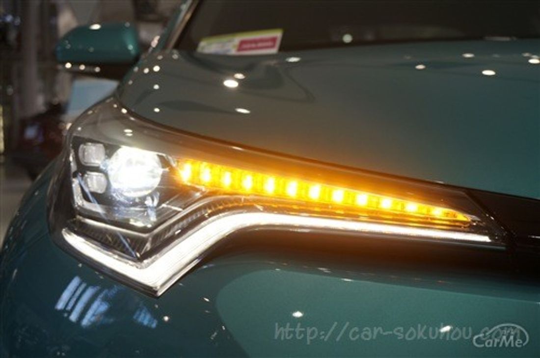 トヨタ C-HR 2017