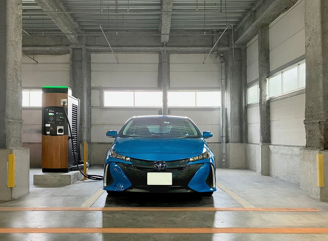 カー用品専門店「オートバックス」のフラッグシップ店舗でEV充電を通じた、楽しいEVライフを提供