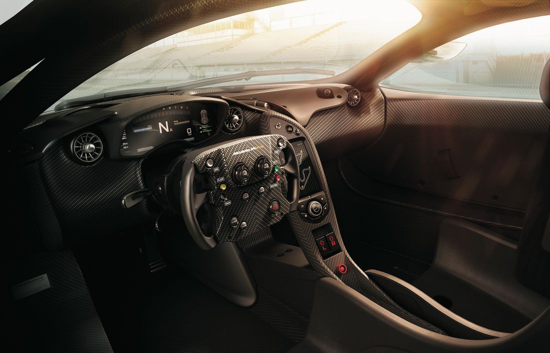 アヘッド McLAREN P1 GTR 運転席