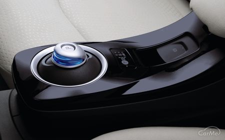 日産 リーフ (2010)