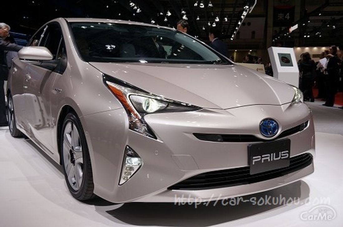 トヨタ プリウス 2015