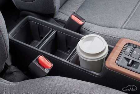 ホンダ 新型Honda eのセンターコンソールボックス
