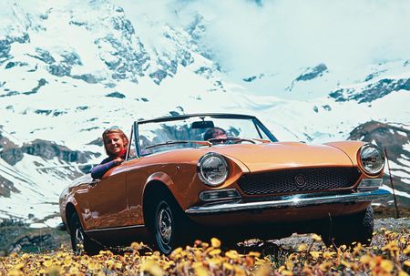 アヘッド FIAT 124スパイダー