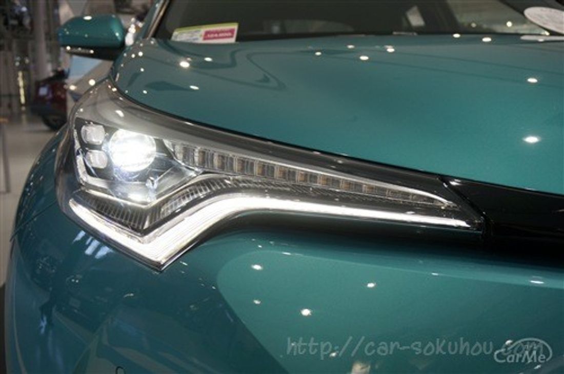 トヨタ C-HR 2017