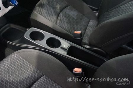 トヨタ プリウス 2016