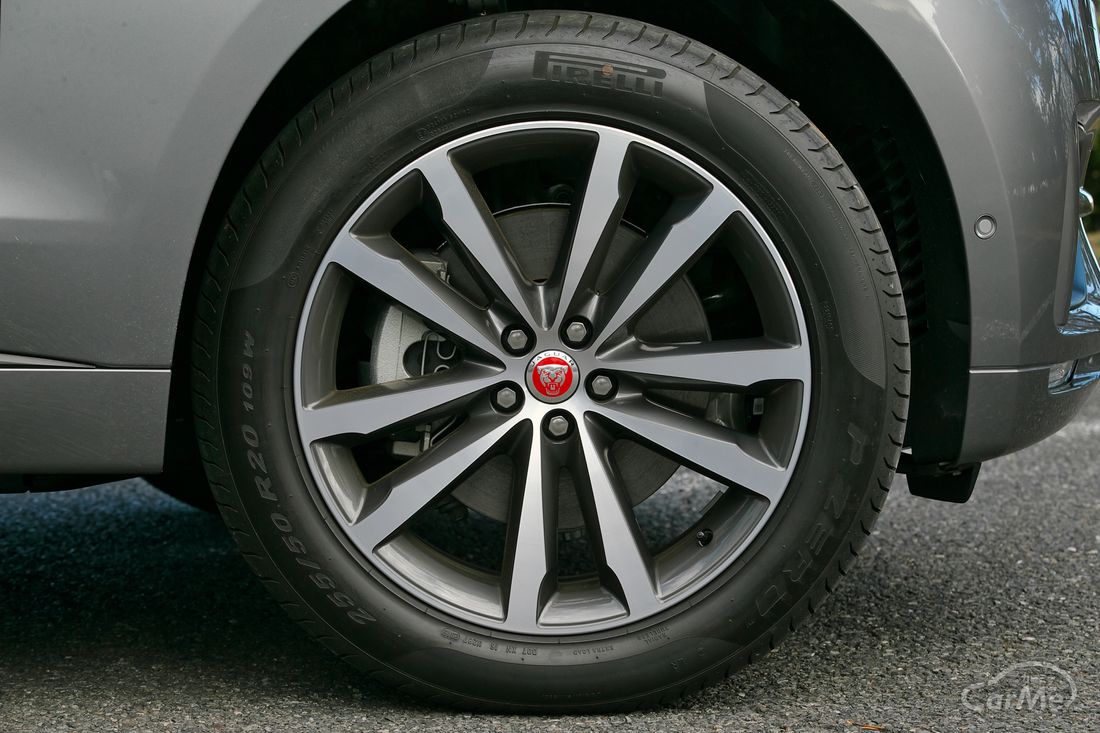 ジャガー F-PACE R-SPORT 2.0L D180 Eiger Grey 萩原文博