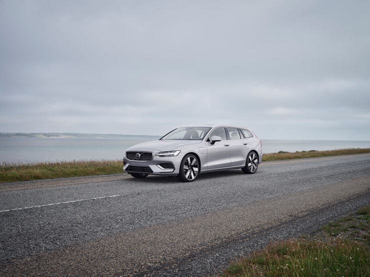 ボルボ V60 T8 シルバードーン 
