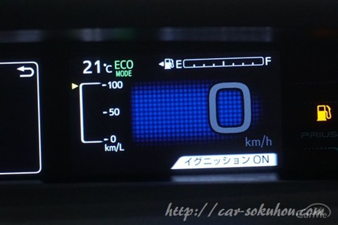 トヨタ プリウスPHV 2017