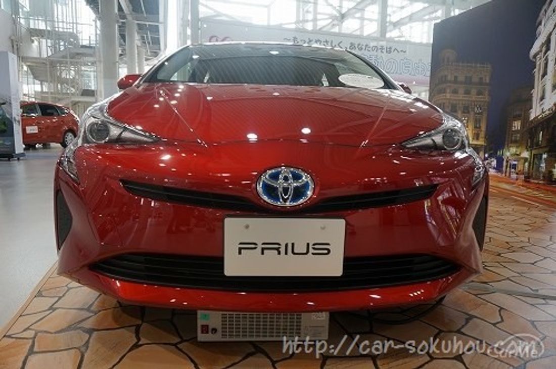 トヨタ プリウス PHV 2017