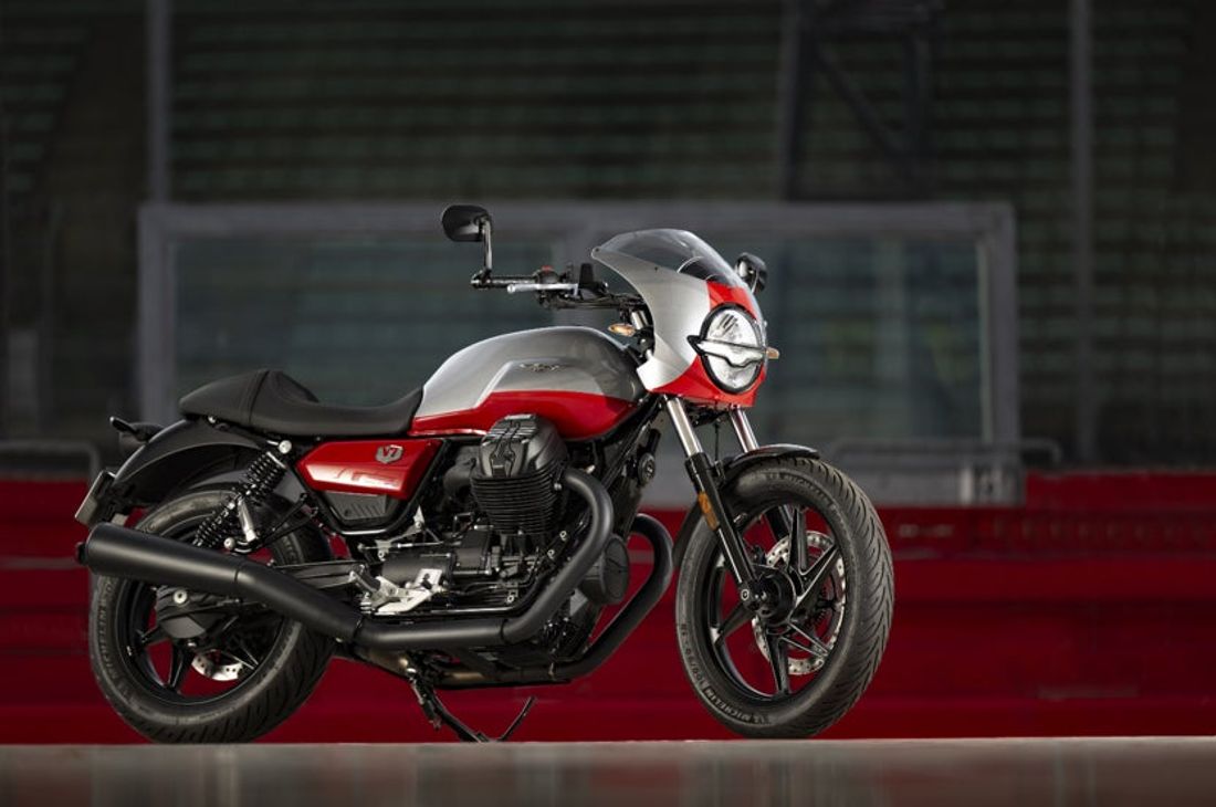 モト・グッツィのベストセラーに新たなスポーティーバージョンを追加MOTO GUZZI V7 STONE CORSAを発売