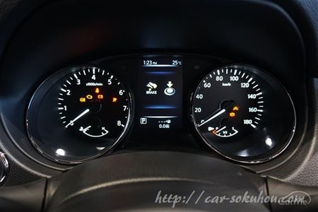 内装の違いは何 新型エクストレイルのガソリン車とハイブリッド車比較 車ニュース 中古車情報 中古車検索なら 車選びドットコム 車選び Com