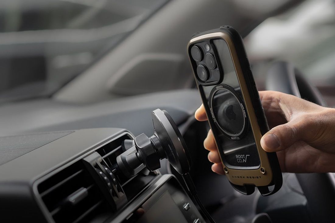 急速充電対応MagSafeカーマウント「PLAY EZ1 MagSafe Wireless Car Charger」&…
