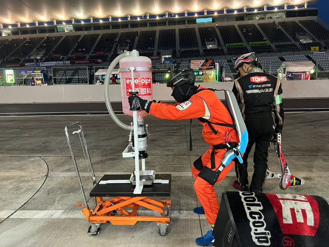 二輪ロードレース世界大会「鈴鹿８耐」で異例の大活躍！TEAM SUGAI RACING JAPAN へアシストスーツ提…
