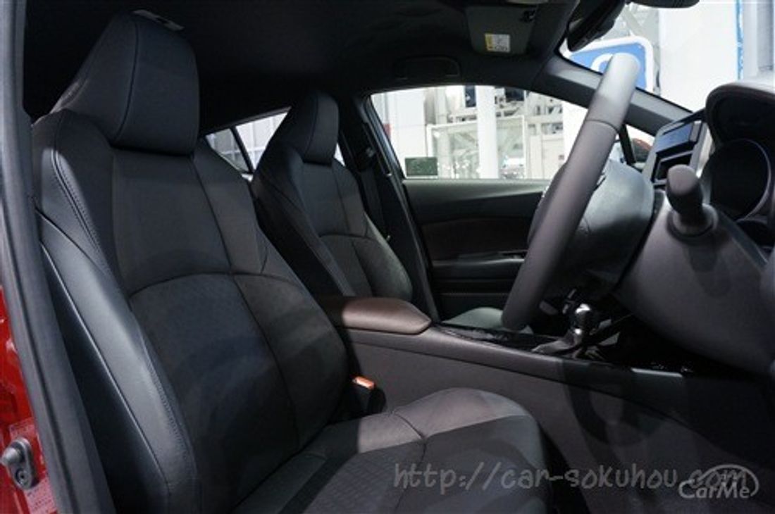 トヨタ C-HR 2017