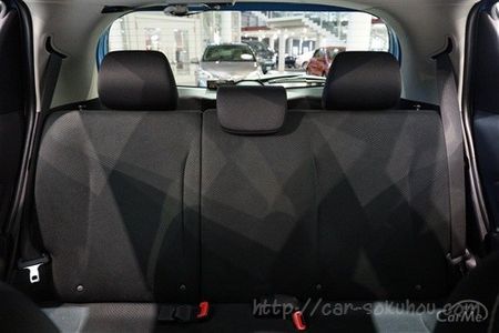 ヴィッツとアクアの後部座席を比較 座り心地 広さが良いのはどっち 車ニュース 中古車情報 中古車検索なら 車選びドットコム 車選び Com