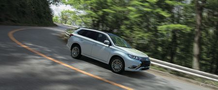 三菱 初代アウトランダーphevの6のグレードを徹底比較 車中泊におすすめのグレードはこれだ 車ニュース 中古車情報 中古 車検索なら 車選びドットコム 車選び Com