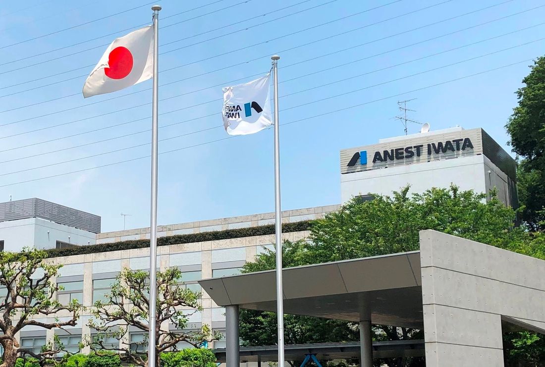峠ステッカーとコラボレーション。アネスト岩田ターンパイク箱根オリジナルデザインのステッカーを期間限定販売