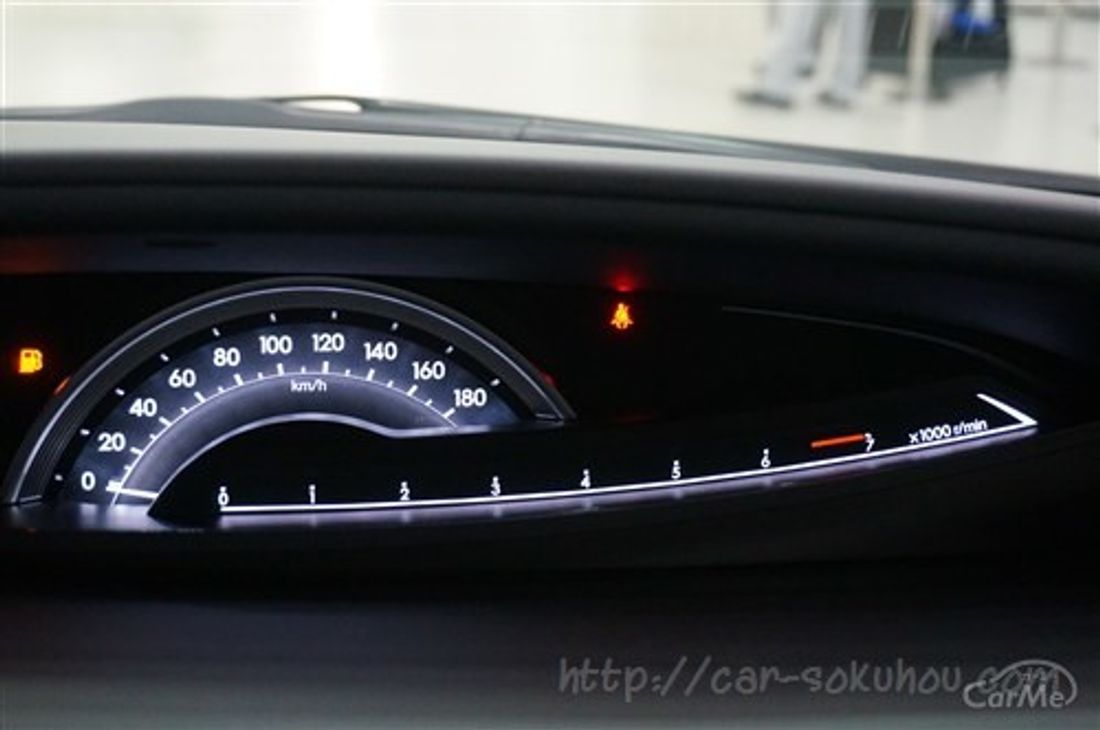 トヨタ エスティマ 2016