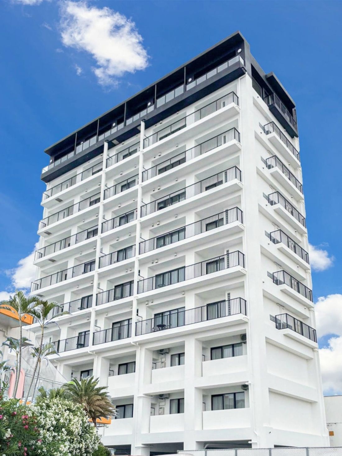 Terra Charge、沖縄のコンドミニアムホテル「BLUE STEAK WONDER HOTELS」3棟にEV充電…